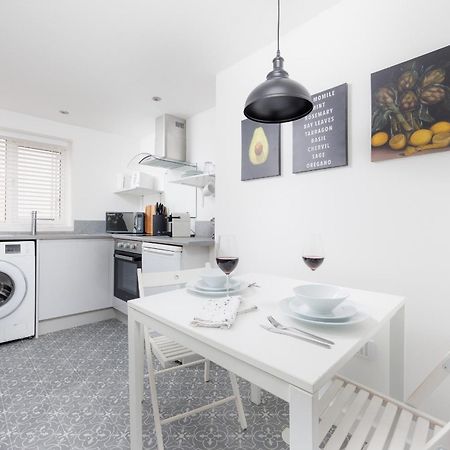 Boujis Central Plymouth Apartment - Sleeps 4 - Habita Property Exterior foto