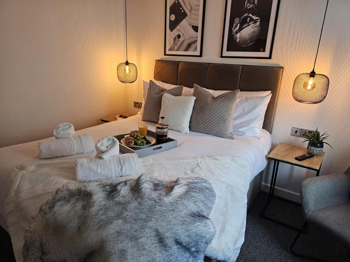 Boujis Central Plymouth Apartment - Sleeps 4 - Habita Property Exterior foto